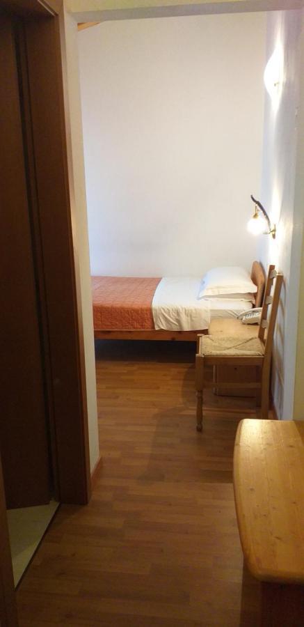 Hotel Villa Fosine Пинцоло Экстерьер фото