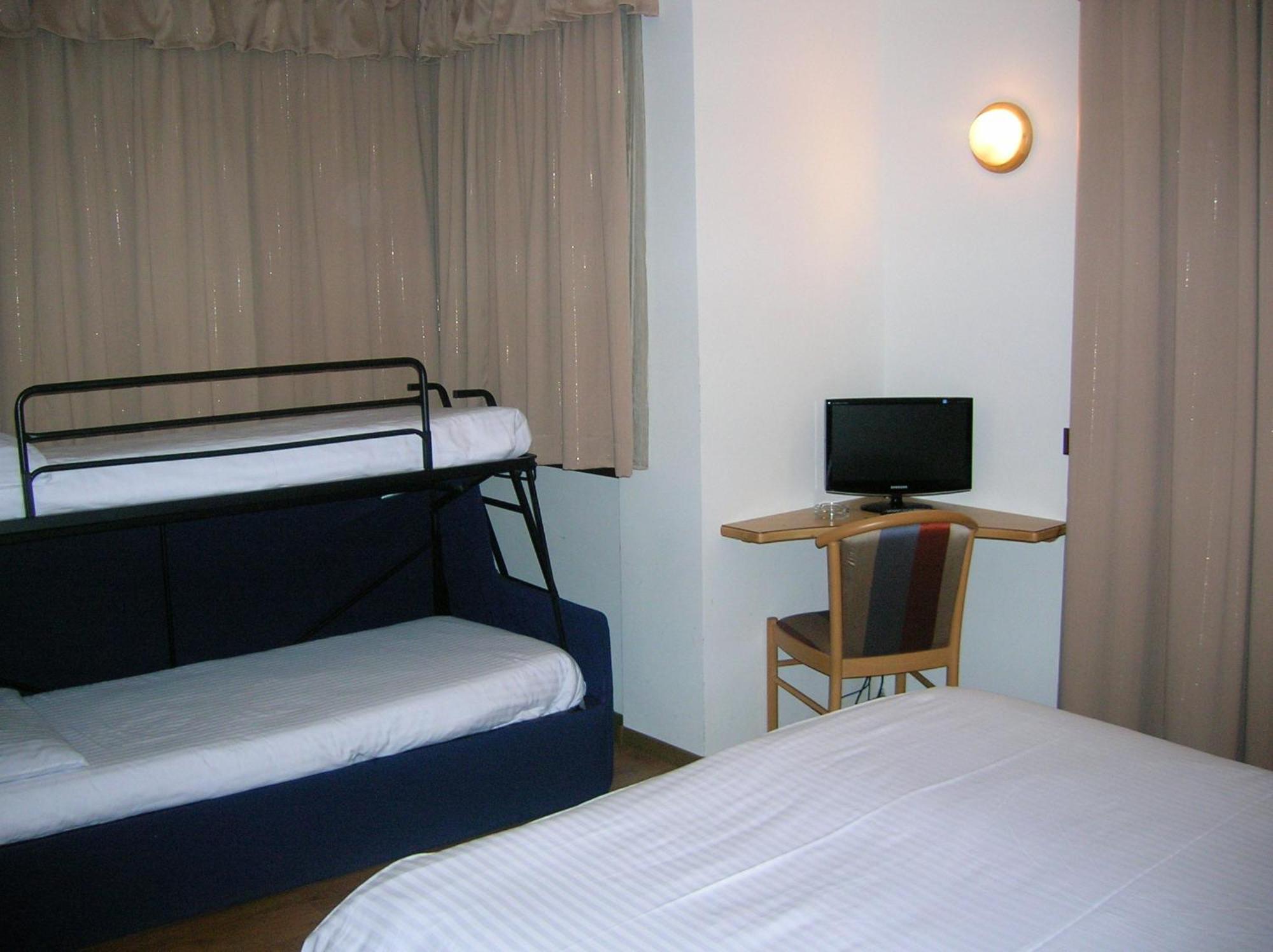 Hotel Villa Fosine Пинцоло Экстерьер фото