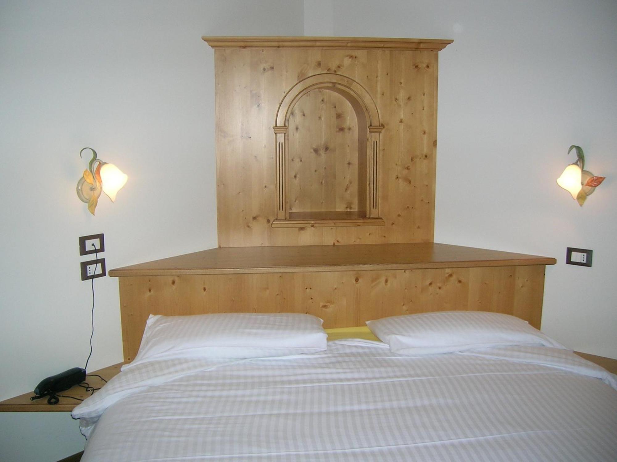 Hotel Villa Fosine Пинцоло Экстерьер фото