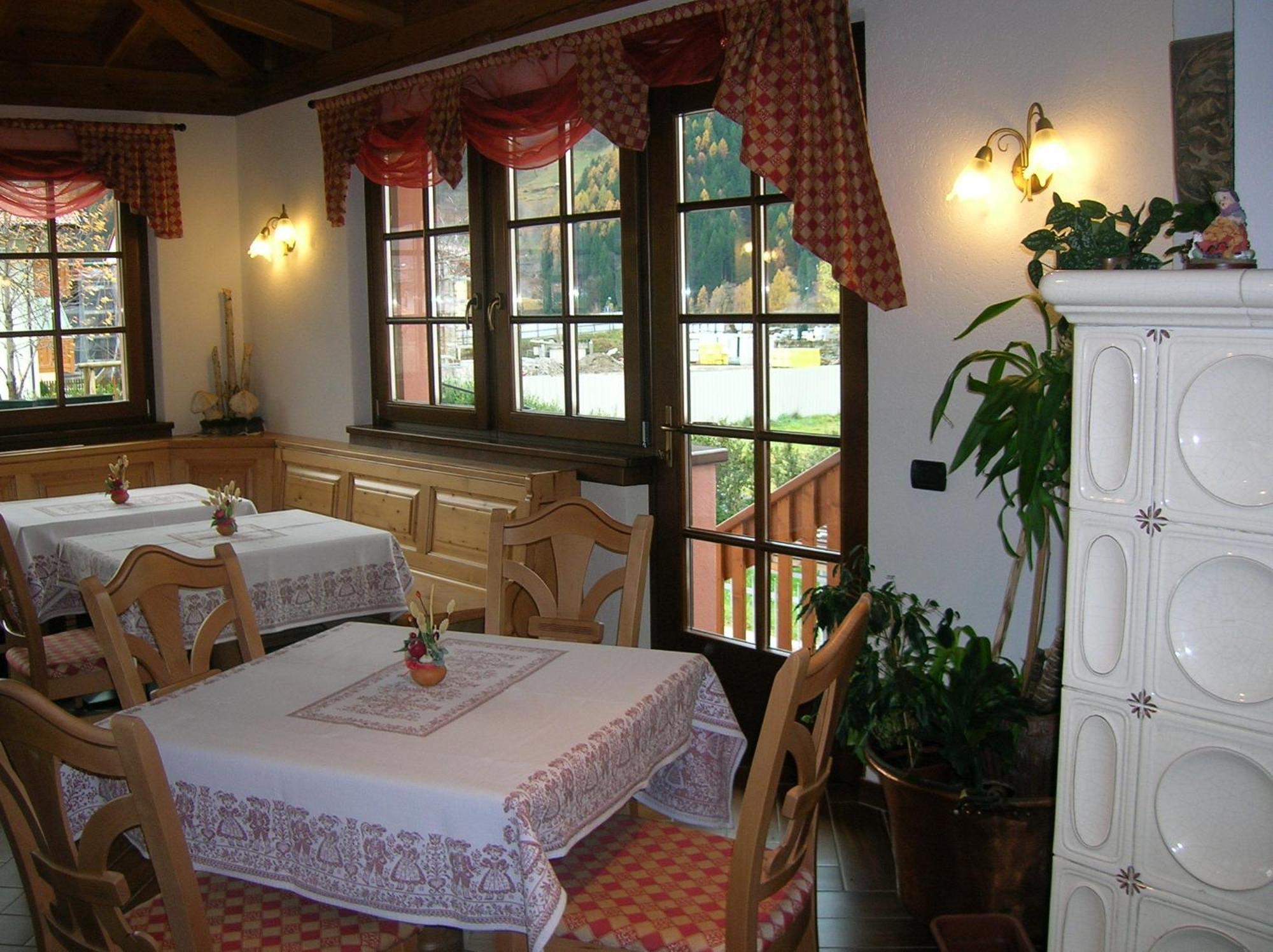 Hotel Villa Fosine Пинцоло Экстерьер фото